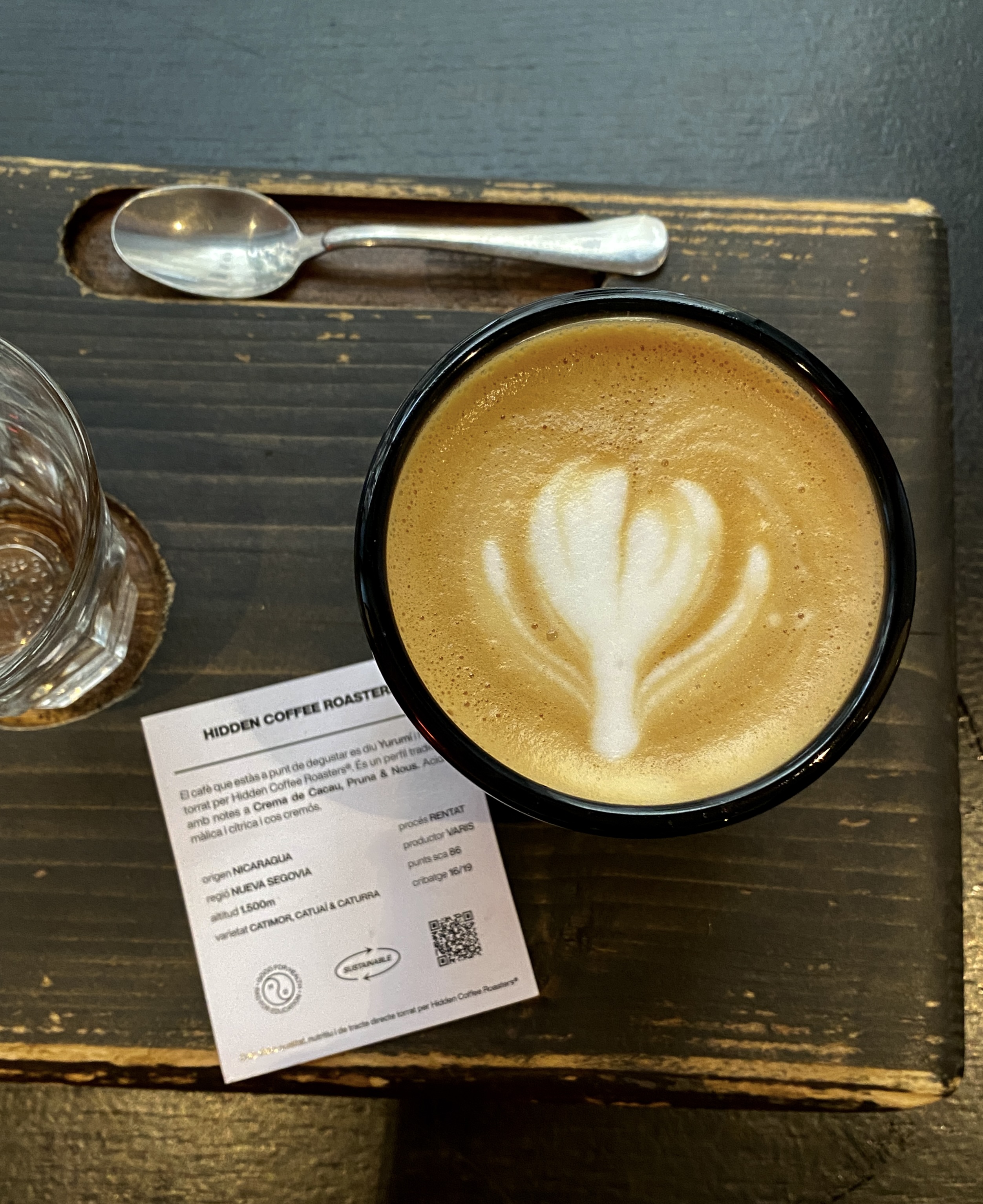 Hidden Coffee Roasters latte art Barcelona
